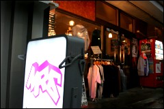 �F�J�@�C���f�B�[�Y�b�c���X�@�����^�����R�[�h�X�g�A�@�Ŕ�